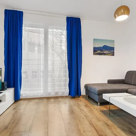 Glorious Space In Centre Apartment Pressburg