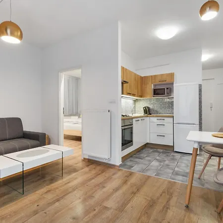 Glorious Space In Centre