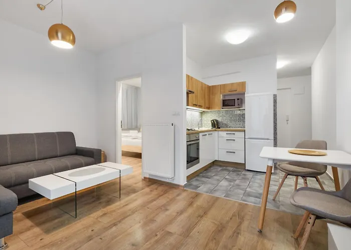 Glorious Space In Centre